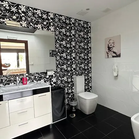 Garsan 83 Con Piscina Villa *